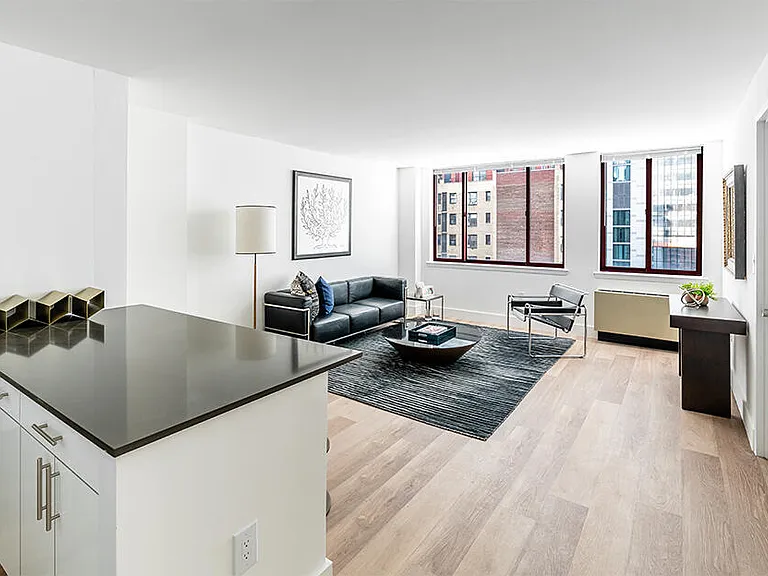 444 W 35th St #6C — Photo 7