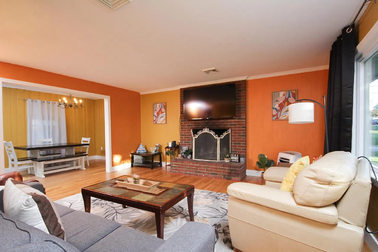 191 Sherbrooke Dr — Photo 1