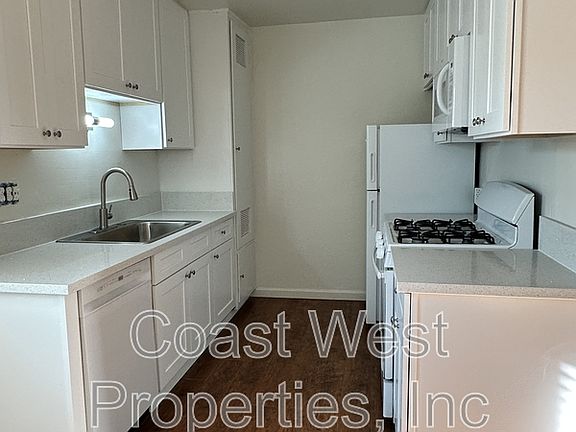 3rd image of 1636 Chalcedony St APT 2