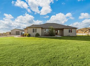 1338 Lutes Crossing Dr, Loma, CO 81524