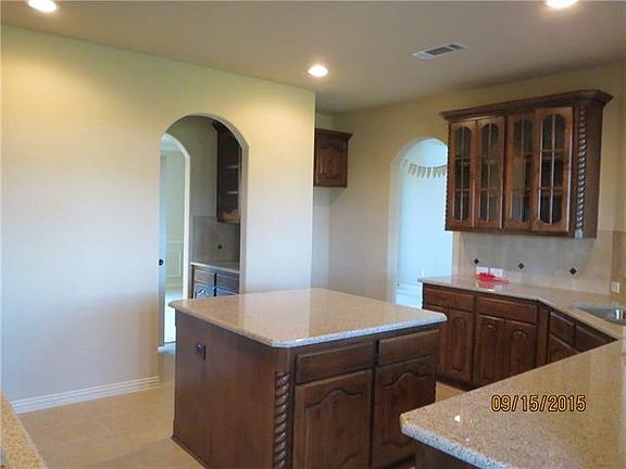 3rd image of 14562 Marigold Dr