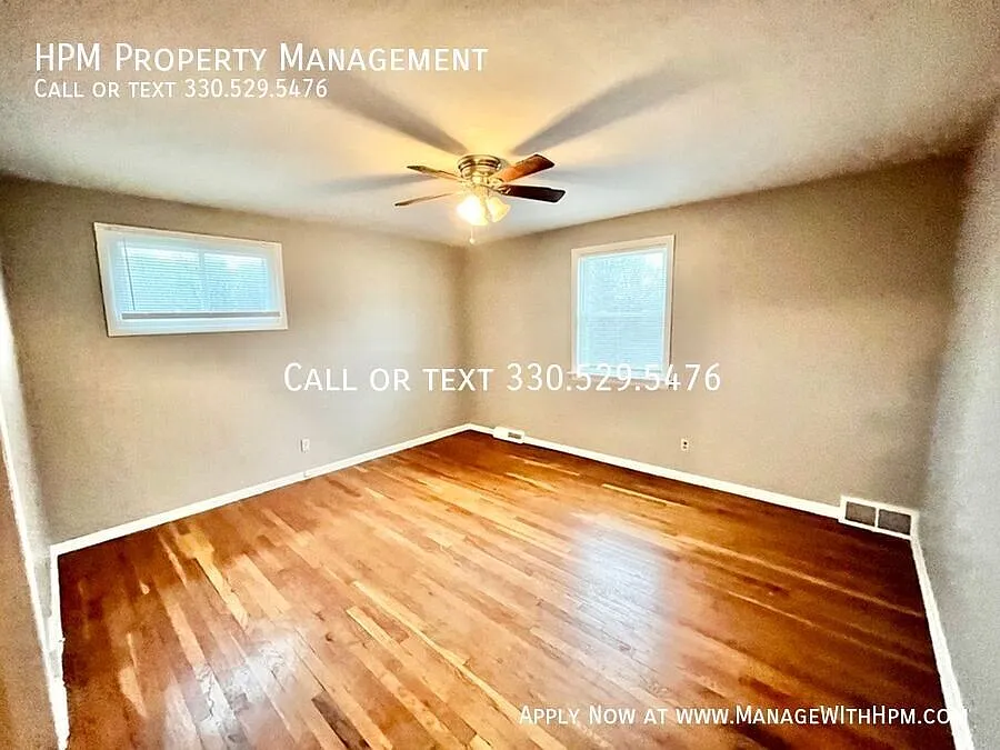 2 bed, 1.0 bath, $1,195 — Photo 2
