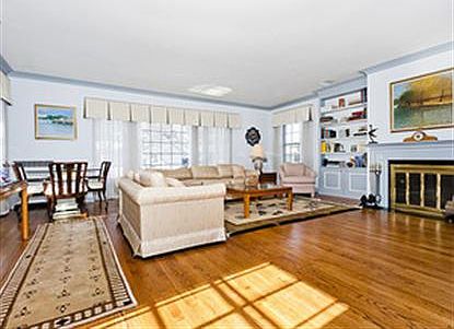 2nd image of 826 N Kenilworth Ave