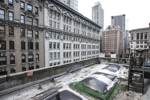 Rented by Avenues Real Estate | media 6