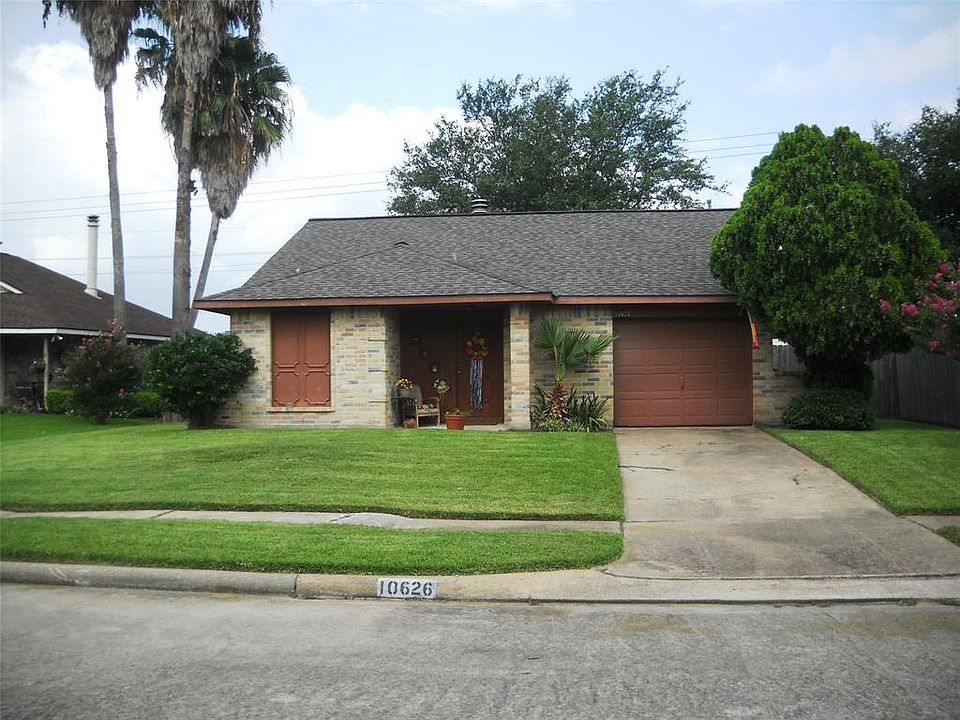 1st image of 10626 Forest Leaf Dr
