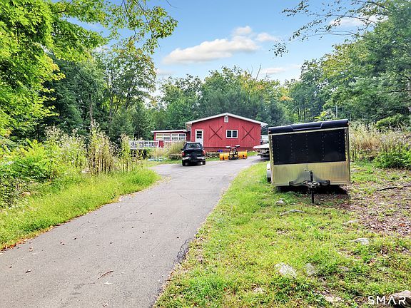 3rd image of 75 Crestwood Road