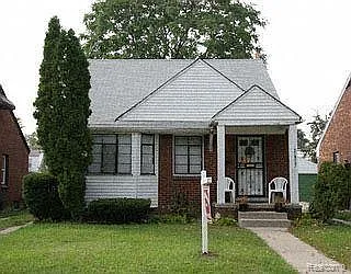20207 Riopelle St NE photo 1