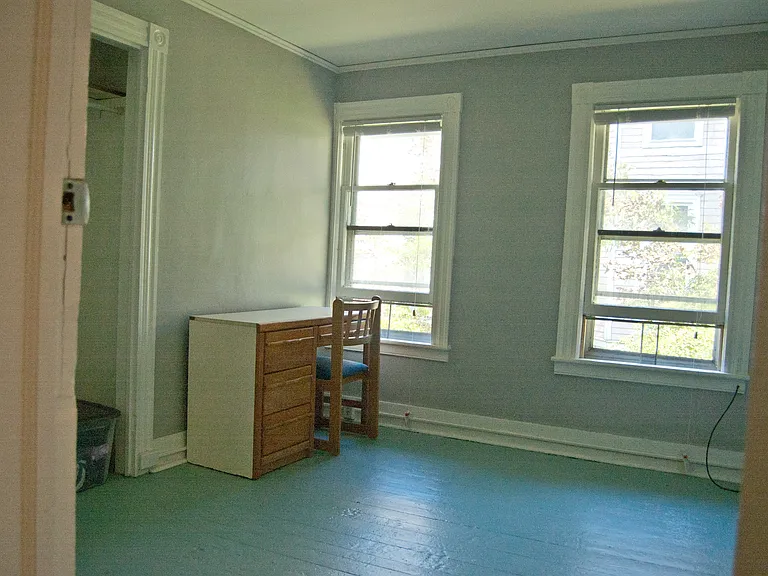 205 Pleasant St — Photo 13