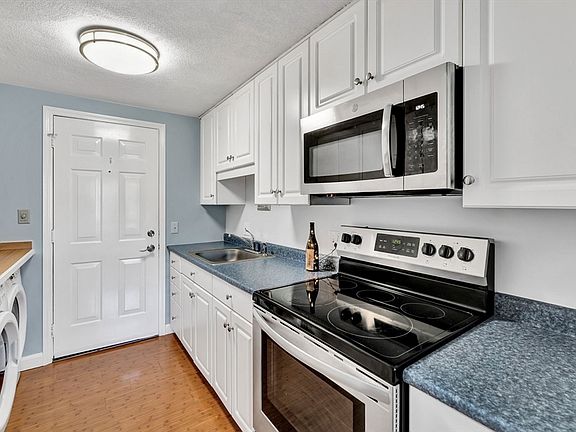 3rd image of 78 Highview Dr #78