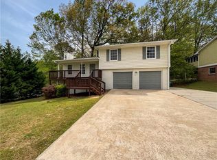 2390 Century Ln, Snellville, GA 30039