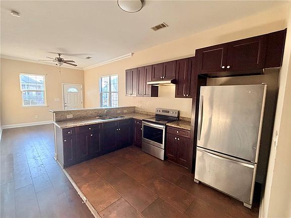 5th image of 3204-06 2nd St