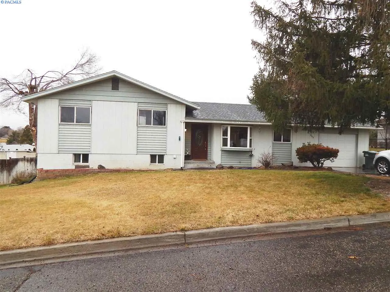 809 Conestoga Way photo 1