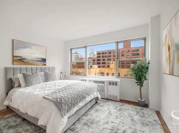 311 East 71st Street image 3 of 5