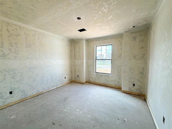 5th image of 11008 NW 91st St