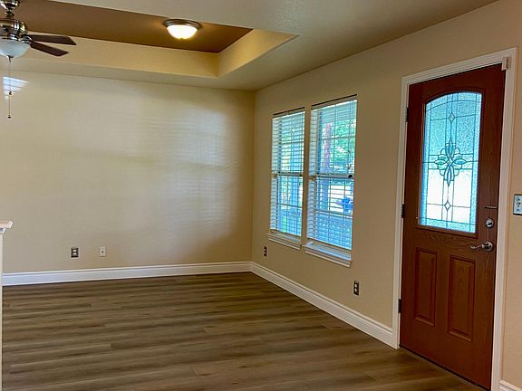 3rd image of 135 Kaeleku Ln