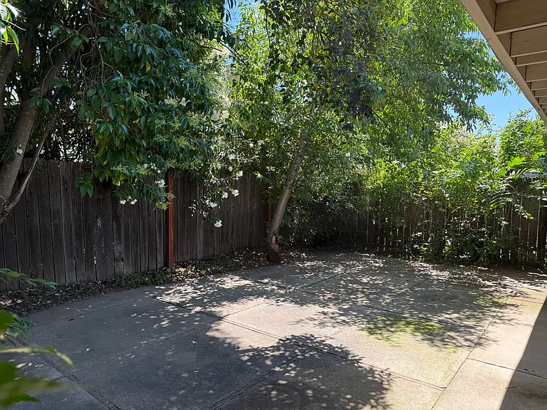 5953 Moss Creek Cir — Photo 10