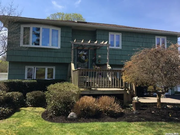 422 Moriches Road, Saint James, NY 11780