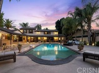 22438 Burbank Blvd, Woodland Hills, CA 91367