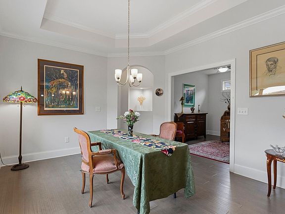 4th image of 8 Heron Glen Way