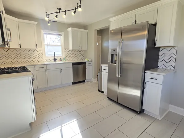 230 Timrick Dr, Munster, IN 46321