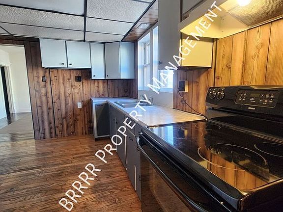 3rd image of 19 N Pine St