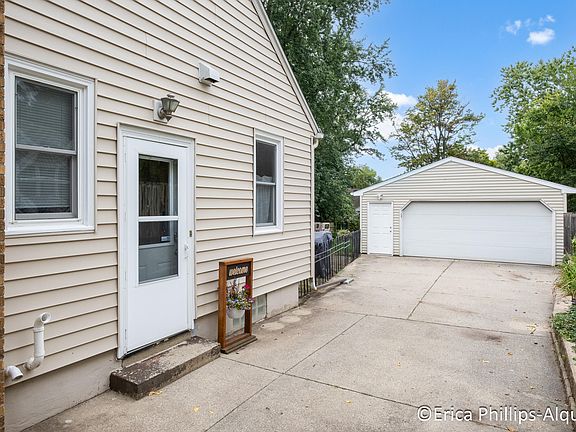 4th image of 2507 Brooklyn Ave SE