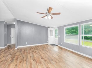 6010 Elkvue Dr, Pfafftown, NC 27040