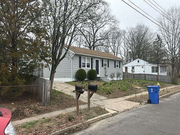 3rd image of 612 Cabot Dr