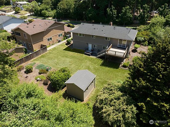 2nd image of 4432 Elwood Drive W