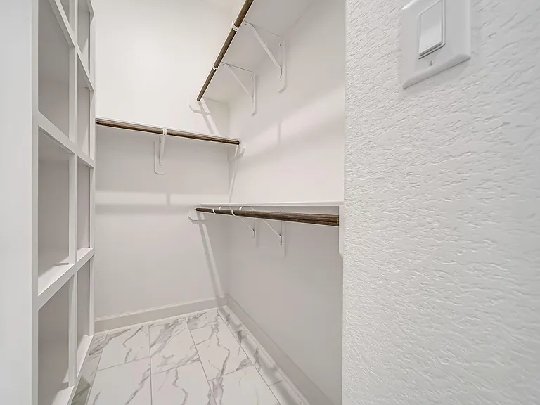 210 W Netleaf Ct — Photo 16