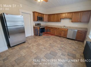 45 Main St APT 5, Sunapee, NH 03782