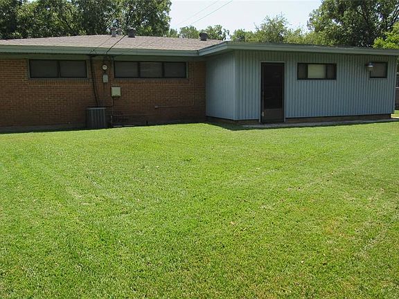 2nd image of 2013 Puritan Dr