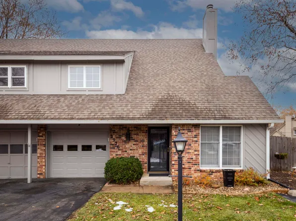 2926 SW Foxcroft 2 Ct, Topeka, KS 66614