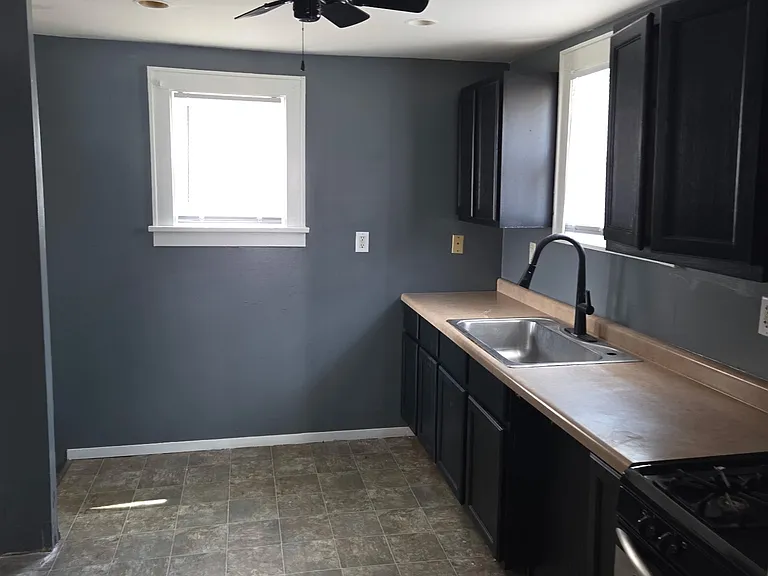 1214 W Brons Ave — Photo 5