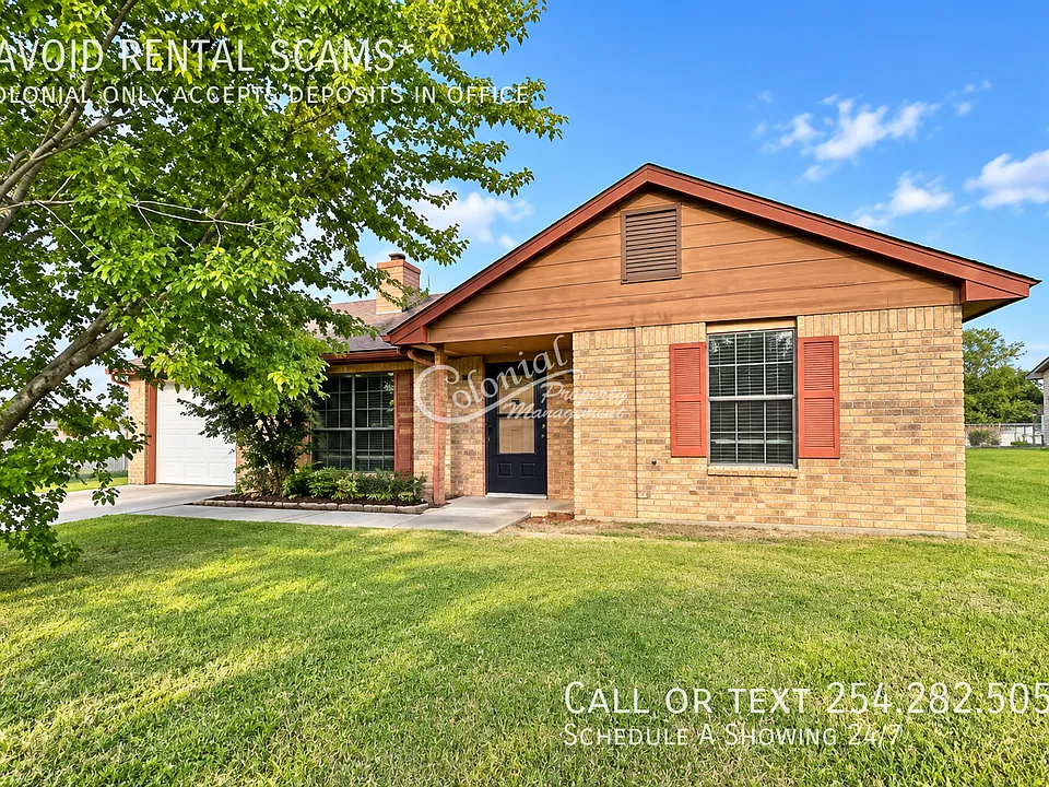 2416 Grasslands Dr