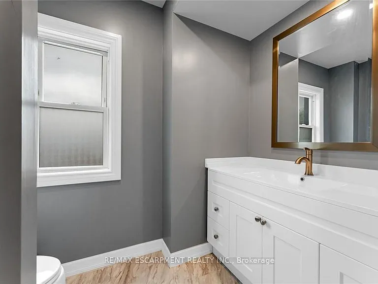112 Oakland Ave — Photo 14