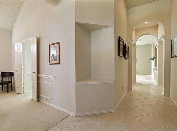 4th image of 9805 Sunrise Ct
