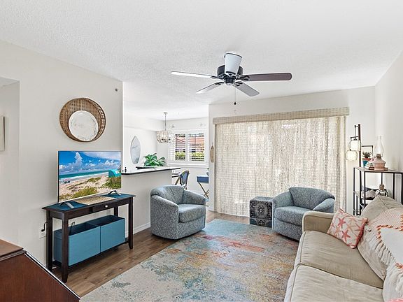 5th image of 1550 S 42nd Cir APT 109