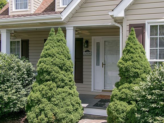 3rd image of 12838 Southampton Cir