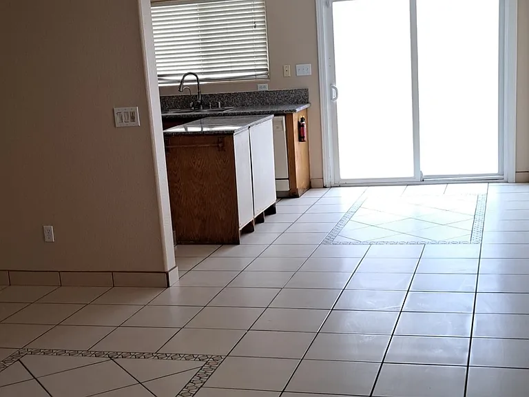 3011 Cantabria Ct — Photo 9