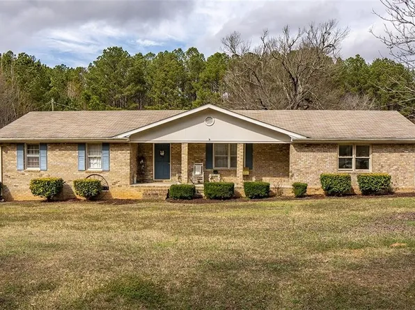 724 Earl North Rd, Newnan, GA 30263
