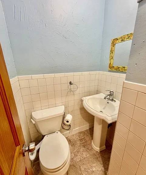 64 Robertson St — Photo 12