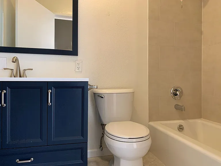 2251 Crenshaw Blvd Residences — Photo 8