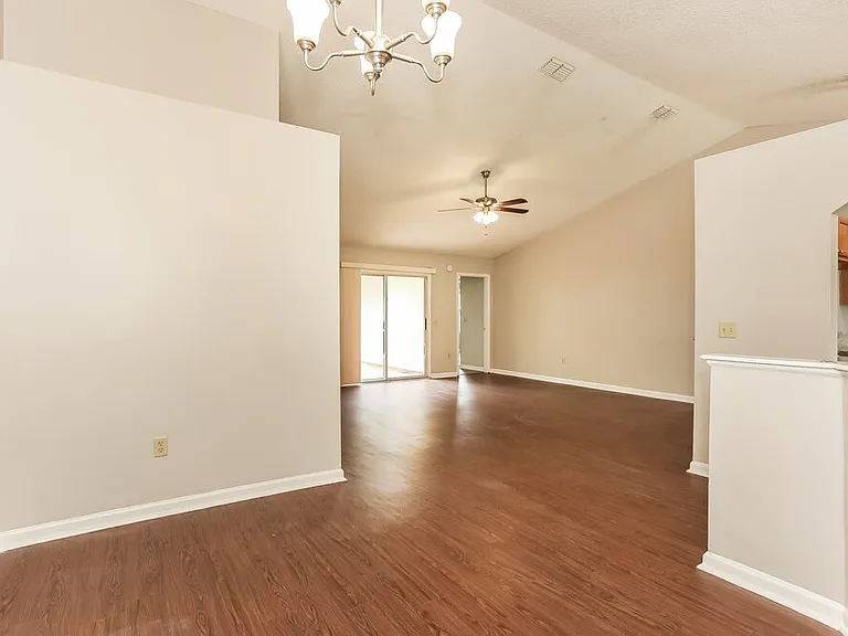 3268 Avalon Dr — Photo 8