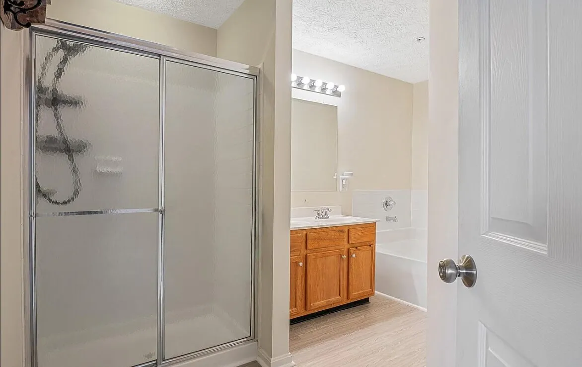 2 bed, 1680 sqft, $1,500 — Photo 3