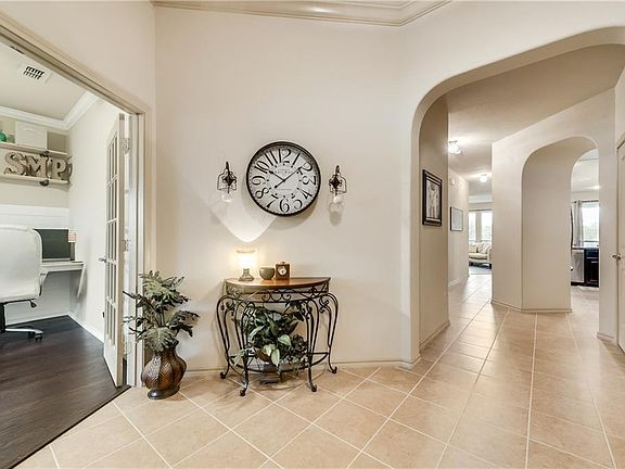 4th image of 6025 Comanche Peak Dr