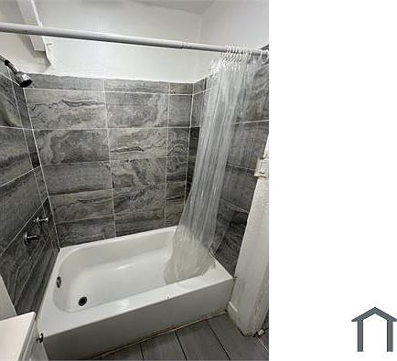 4th image of 14151 Paramount Blvd APT 7