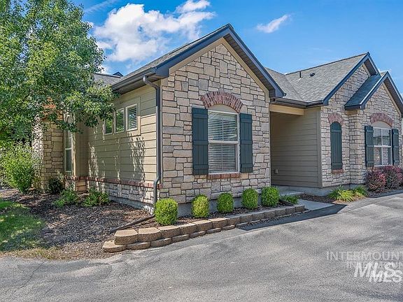 2nd image of 2846 N Cloverdale Rd #144