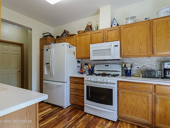 3rd image of 3415 Steeplechase Way