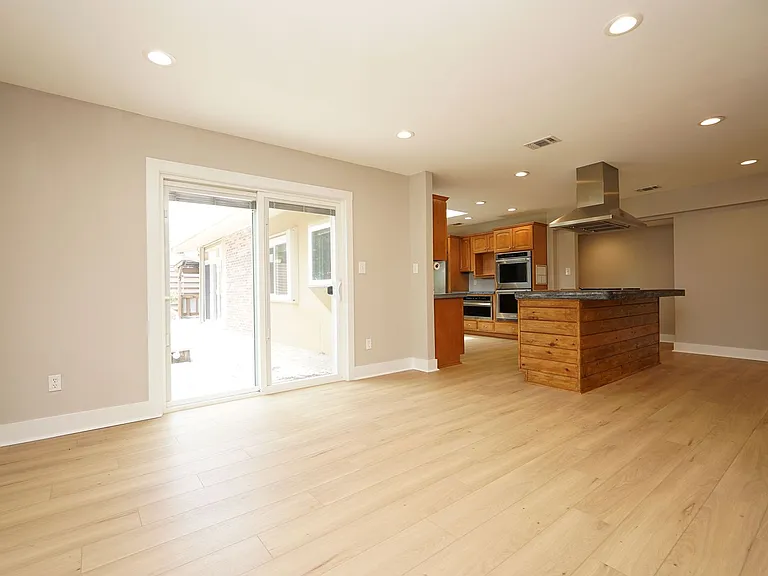 27 Old Ferry Rd — Photo 17
